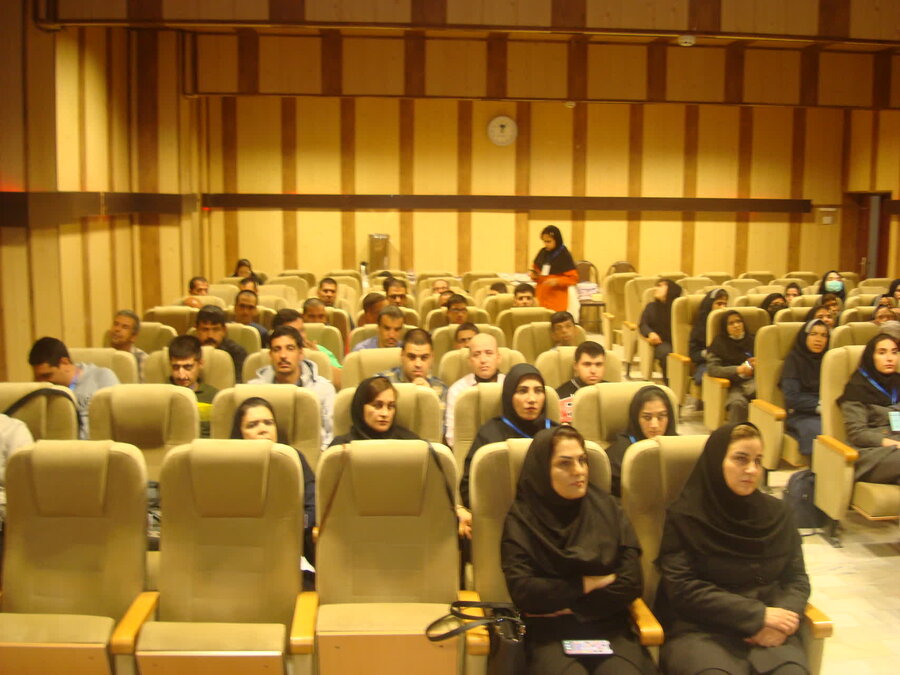 به گزارش روابط عمومی اداره بهزیستی شهرستان ملایردراین کارگاه که باحضورسرکارخانم زارعی وخانم سناعی ازکارشناسان همدان ومددجویان ومربیان دومرکزبرگزارشدسر