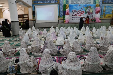جشن تکلیف دختران بهزیستی در حسینیه عاشقان ثارالله بندرعباس
