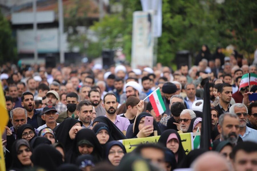 اجتماع بزرگ مردمی حمایت از طرح نور در میدان شهدای ذهاب رشت برگزار شد