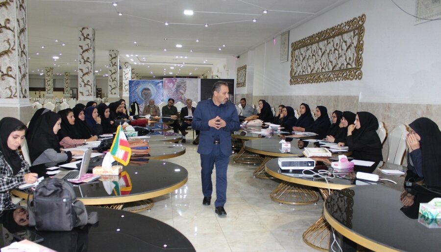 فریدن| برگزاری کارگاه آموزشی دفتر پیشگیری از معلولیتها و تلفیق اجتماعی ویژه شهرستانهای غرب استان