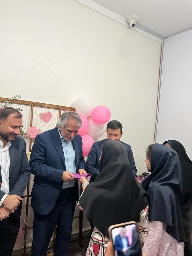 دیدار صمیمانه رئیس کل دادگستری و مدیر کل بهزیستی  استان بوشهر با دختران تحت حمایت بهزیستی همزمان با میلاد حضرت معصومه (س)