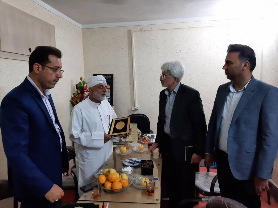 دیدار مدیر کل بهزیستی فارس با شیخ عبدالصمد ابونجمی امام جمعه اهل سنت خنج