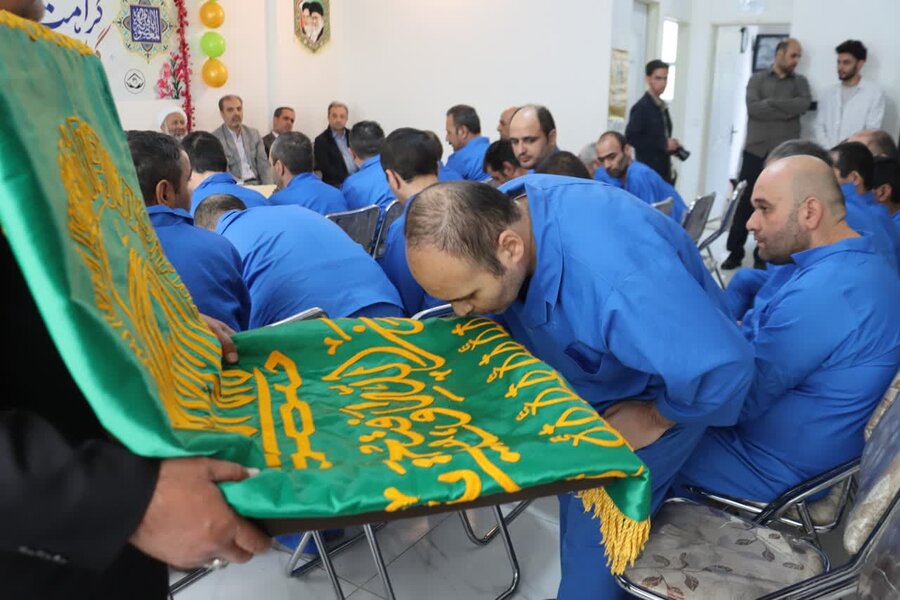 مراسم استقبال از خادمین و پرچم امام رضا (ع) در مرکز توانبخشی و نگهداری از بیماران روانی مزمن آتیه اردبیل