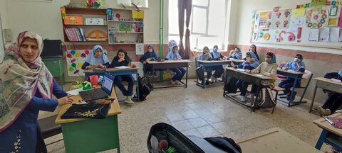 طالقان | دوره آموزشی خود آگاهی ویژه دانش آموزان طالقانی برگزار شد