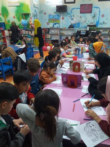 تویسرکان| برگزاری مراسم جشن روز دختر در کتابخانه عترت