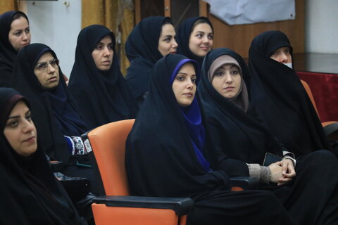 برگزاری نشست آموزشی ویژه کارکنان خانم بهزیستی گیلان با موضوع «زن تراز ایران» و" محوریت نقش زنان در بحران جمعیت "