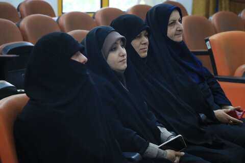 برگزاری نشست آموزشی ویژه دختران نوجوان تحت حمایت بهزیستی گیلان با موضوع «دختران تمدن ساز» و" محوریت سبک زندگی حضرت معصومه(س) "