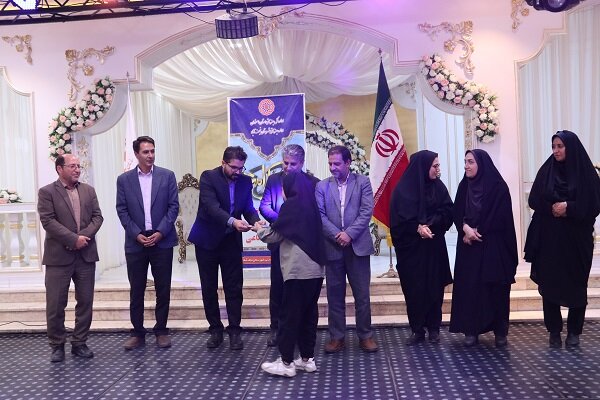 نجفآباد| تجلیل از دختران خانههای کودک و نوجوان