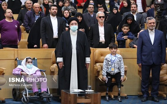 حضور رئیس جمهور در برنامه آغوش سیمرغ حضور رئیس جمهور در برنامه آغوش سیمرغ