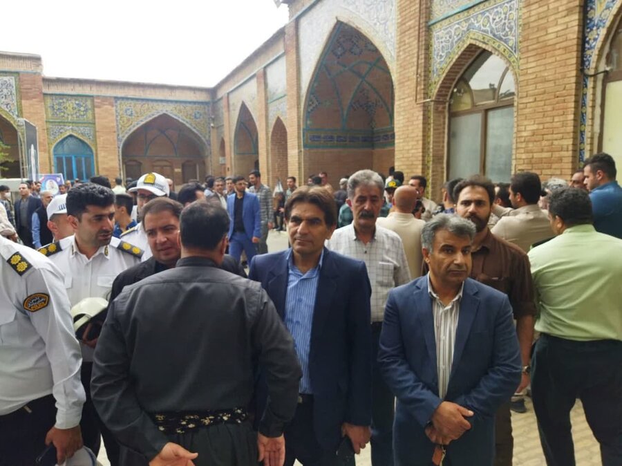 گزارش تصویری حضور کارکنان بهزیستی شهرستان سنندج در مراسم شهید جمهور و یارانش واقع در مسجد جامع