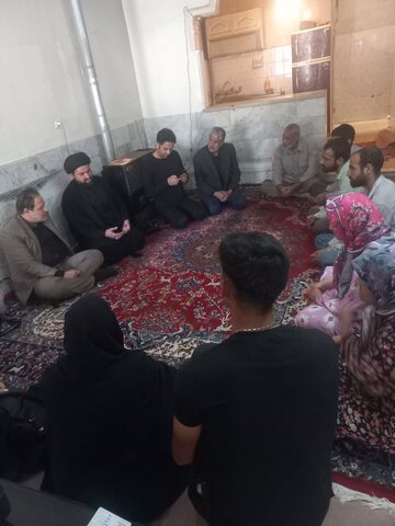 بازدید مدیر بهزیستی و امام جمعه محمدشهر از منزل خانواده دارای پنج عضو معلول تحت پوشش بهزیستی