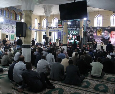 مراسم ارتحال امام خمینی(ره) و شهدای خدمت در مسجد صاحب‌ الزمان (عج) شهر هشتگرد برگزار شد