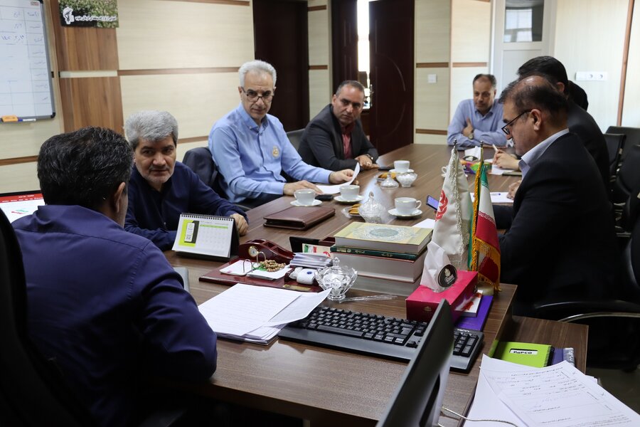 جلسه هماهنگی برگزاری آزمون استخدامی معلولان با حضور نماینده بهزیستی کشور در بهزیستی خوزستان برگزار شد

