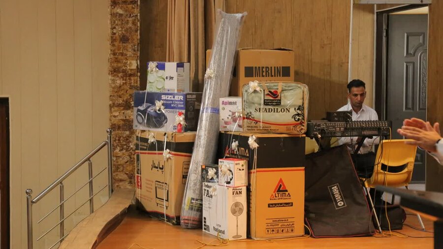 ۸۰ سری جهیزیه به زوجهای تحت پوشش بهزیستی کردستان اهدا شد