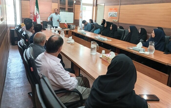 گلپایگان| نشست بصیرتی برای مشارکت حداکثری در انتخابات