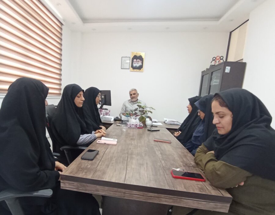 دشتستان| برگزاری جلسه کمیته شورای فرهنگ عمومی عفاف و حجاب در بهزیستی دشتستان