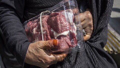 رباط کریم |توزیع ۳۵۰ کیلوگرم گوشت گرم بین مددجویان بهزیستی