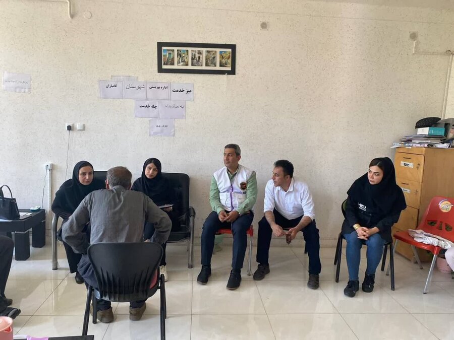 برپایی میز خدمت جهادی در بهزیستی کامیاران