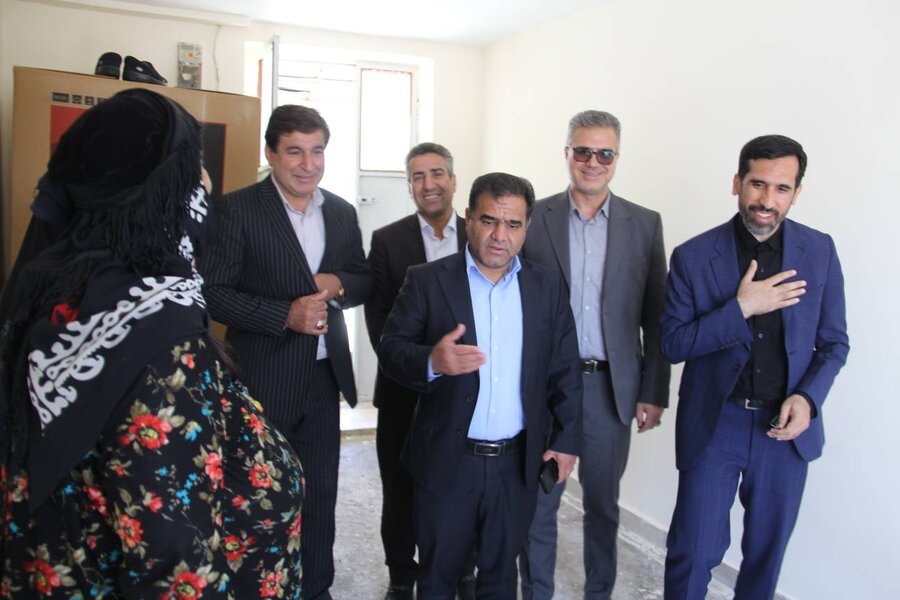 دیدار معاون وزیر و رئیس سازمان بهزیستی کشور با خانواده سه معلول ایلامی دیدار معاون وزیر و رئیس سازمان بهزیستی کشور با خانواده سه معلول ایلامی