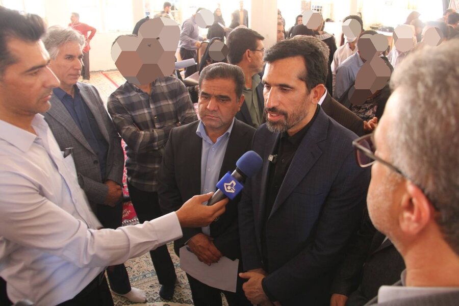 دیدار صمیمی معاون وزیر و رئیس سازمان بهزیستی کشور با مردم شهرستان چوار دیدار صمیمی معاون وزیر و رئیس سازمان بهزیستی کشور با مردم شهرستان چوار