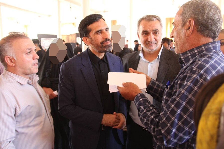 دیدار صمیمی معاون وزیر و رئیس سازمان بهزیستی کشور با مردم شهرستان چوار دیدار صمیمی معاون وزیر و رئیس سازمان بهزیستی کشور با مردم شهرستان چوار