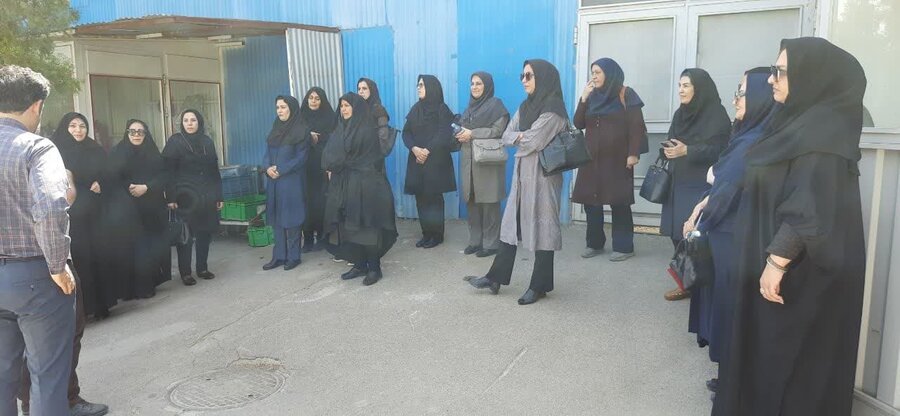 راهیان پیشرفت| بازدید کارکنان بهزیستی از کارخانه اسنوا