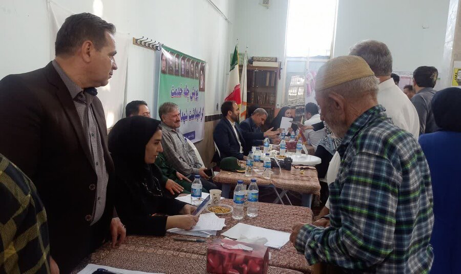 کامیاران| برپایی میز خدمت و ارتباطات مردمی با حضور رئیس سازمان بهزیستی کشور