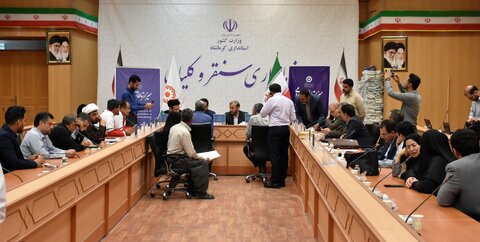 رئیس سازمان بهزیستی کشور در سفر به استان کرمانشاه با جامعه هدف شهرستان سنقر و کلیایی دیدار کرد