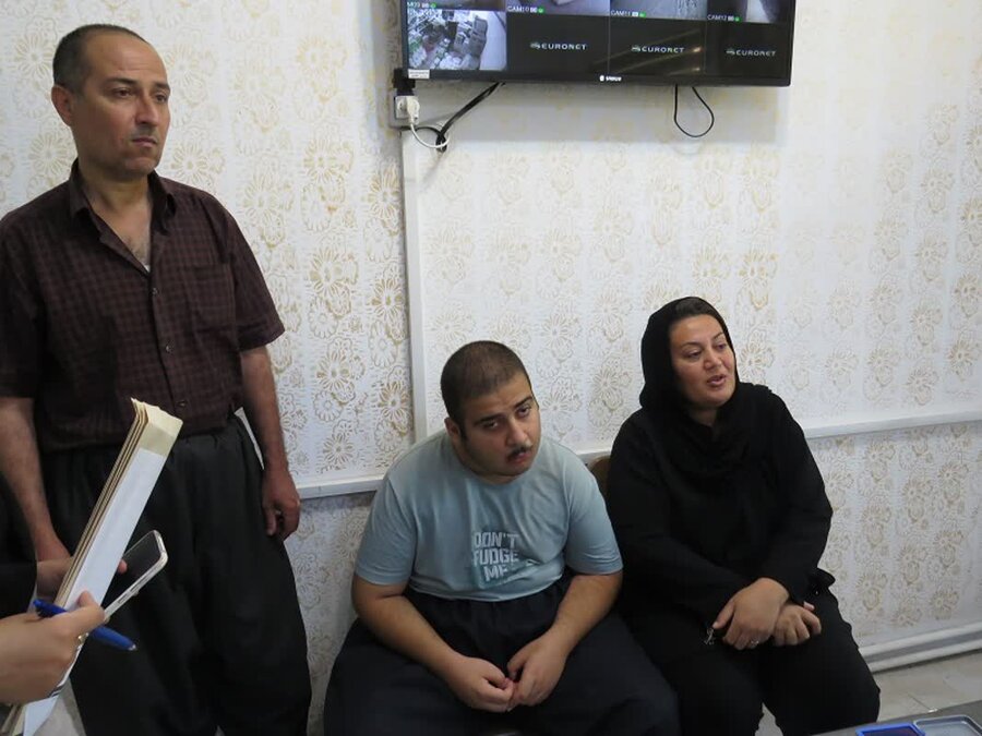 سروآباد/ برپایی میز چله خدمت