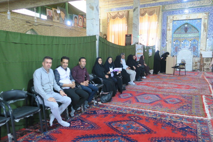 گلپایگان| گزارش تصویری| برپایی میز خدمت جهادی در روستای شادگان در دهه ولایت