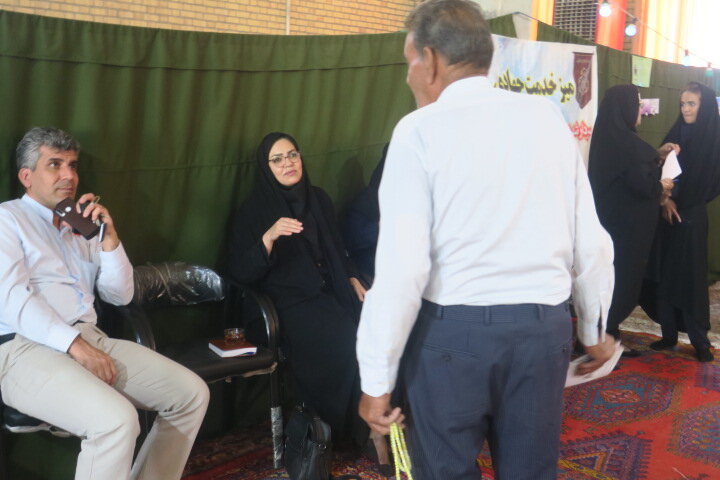 گلپایگان| گزارش تصویری| برپایی میز خدمت جهادی در روستای شادگان در دهه ولایت