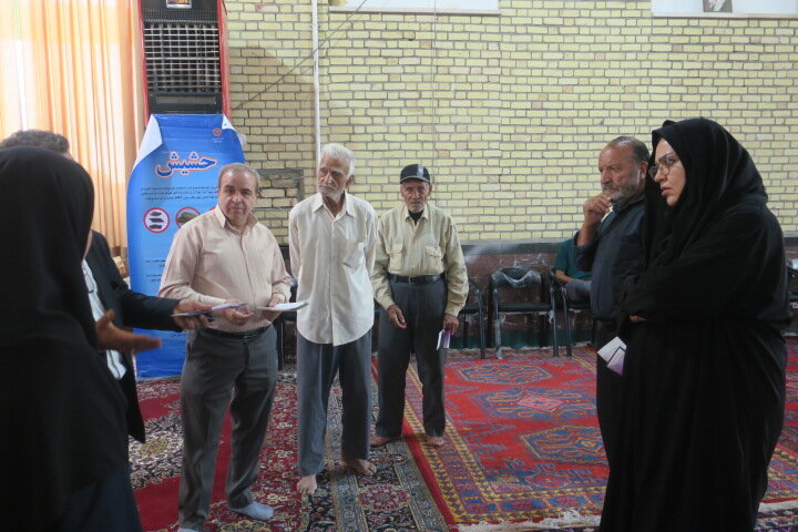 گلپایگان| گزارش تصویری| برپایی میز خدمت جهادی در روستای شادگان در دهه ولایت