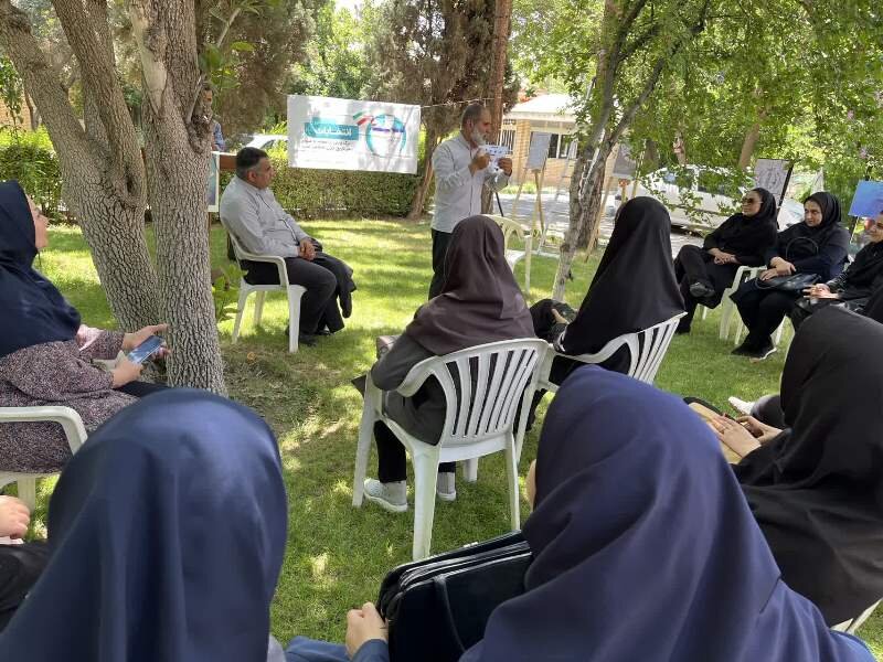 اصفهان| برپایی تریبون آزاد با عنوان پاتوق انتخاباتی