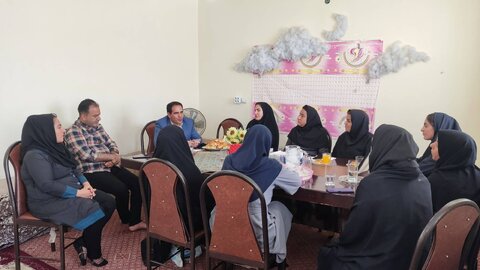 ارسنجان|نشست مشورتی رئیس و کارشناس امور کودکان با مدیران و مددکاران مراکز شبه خانواده