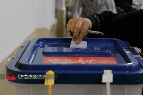 گزارش تصویری | حضور خانواده بزرگ بهزیستی استان گیلان در شعبات اخذ رأی ریاست جمهوری