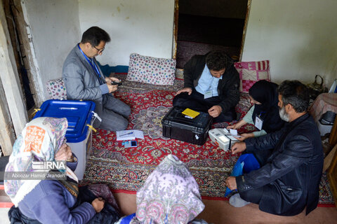 گزارش تصویری | حضور خانواده بزرگ بهزیستی استان گیلان در شعبات اخذ رأی ریاست جمهوری