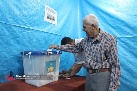 گزارش تصویری | حضور خانواده بزرگ بهزیستی استان گیلان در شعبات اخذ رأی ریاست جمهوری