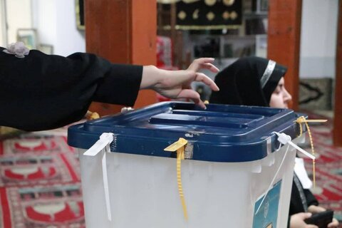 گزارش تصویری | حضور خانواده بزرگ بهزیستی استان گیلان در شعبات اخذ رأی ریاست جمهوری