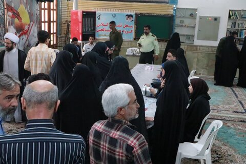 گزارش تصویری | حضور خانواده بزرگ بهزیستی استان گیلان در شعبات اخذ رأی ریاست جمهوری