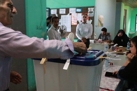 گزارش تصویری | حضور خانواده بزرگ بهزیستی استان گیلان در شعبات اخذ رأی ریاست جمهوری