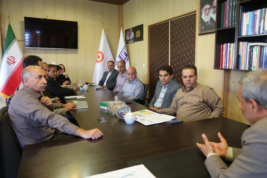 نشست مدیرکل بهزیستی استان کردستان با معاونین و روسای ستادی
