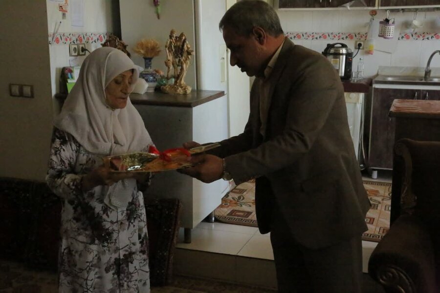 تجلیل و تقدیر مدیرکل بهزیستی کردستان از بازنشستگان