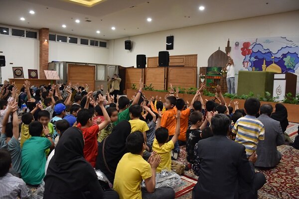 در رسانه| ۶۰۰ کودک و نوجوان یتیم، میهمان آستان قدس رضوی شدند 