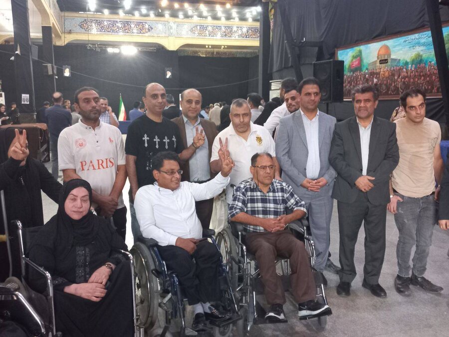 گزارش تصویری|حضور مدیر کل بهزیستی خوزستان به همراه جامعه هدف پای صندوق های رای
