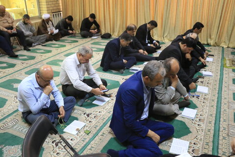 گزارش تصویری | برگزاری مراسم سوگواری حسینی و قرائت دعای پرفیض زیارت عاشورا در اداره کل بهزیستی گیلان
