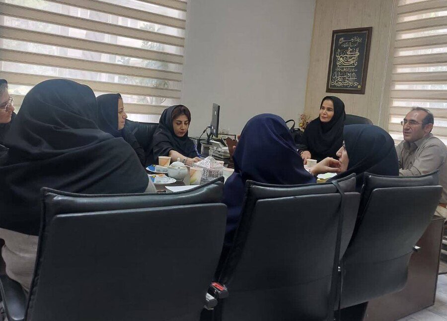 شهرتهران| حضور معاون توانبخشی در جلسه بررسی دستوالعمل های مددکاری شهرتهران| حضور معاون توانبخشی در جلسه بررسی دستوالعمل های مددکاری