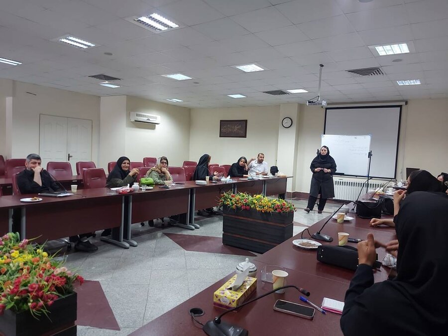 شهرتهران|جلسه آموزشی بررسی نقش کلیدی روانشناسان در سلامت روان فرزندان مراکز شبه خانواده شهرتهران|جلسه آموزشی بررسی نقش کلیدی روانشناسان در سلامت روان فرزندان مراکز شبه خانواده