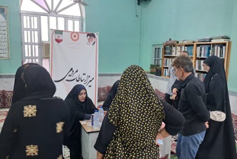 شهرستان بوشهر| گزارش تصویری| برگزاری میز خدمت بهزیستی شهرستان بوشهر  در روستای بندرگاه