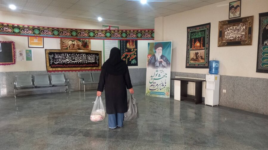فیروزکوه | توزیع سبدکالا میان مددجویان تحت حمایت