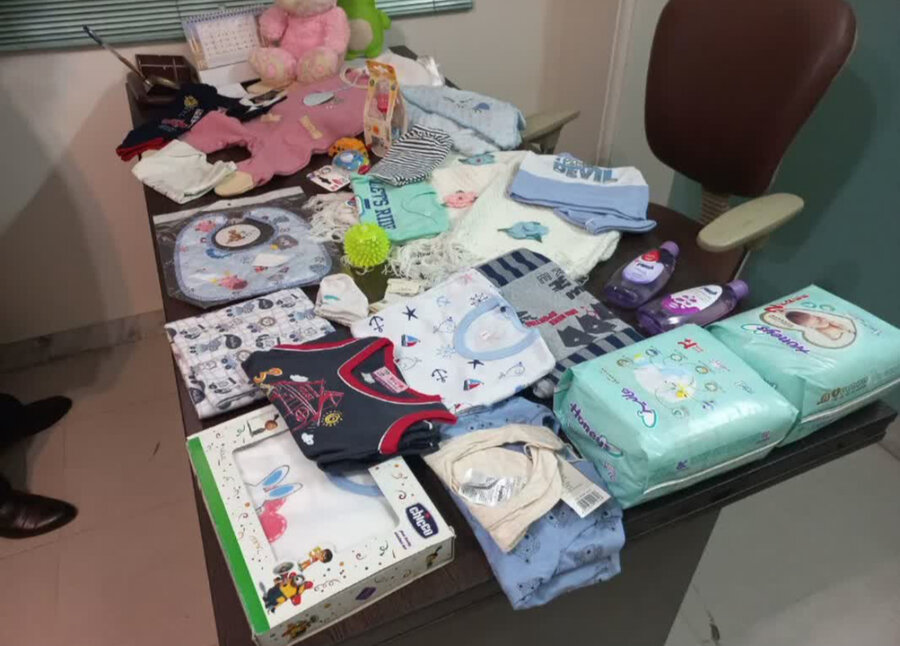 کرج | اهداء سیسمونی نوزاد به خانواده کم برخوردار تحت پوشش بهزیستی کرج کرج | اهداء سیسمونی نوزاد به خانواده کم برخوردار تحت پوشش بهزیستی کرج